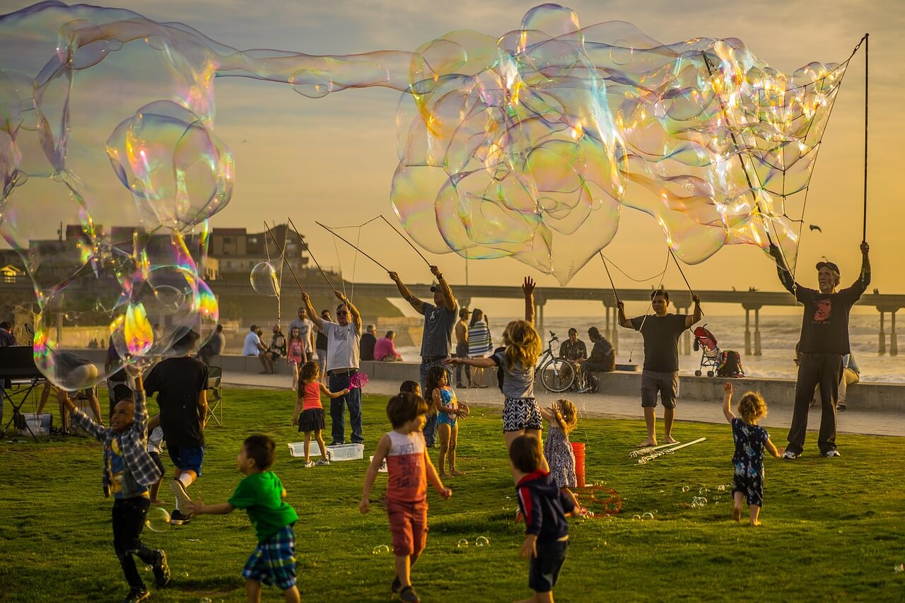 bubble machine, bubble maker machine, kids bubble machine, buy bubble machine, portable bubble machine, bubble maker 