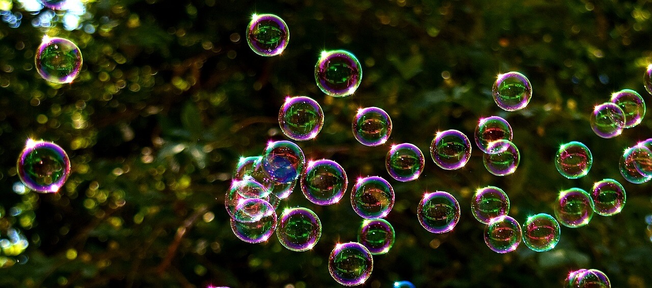 https://1byone.com/pub/media/wysiwyg/Blog_Media/soap-bubbles-2417436_1280_1_.jpg